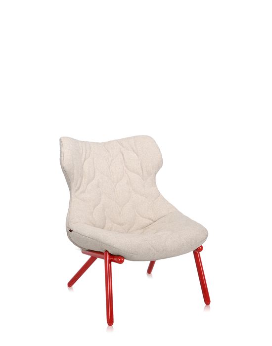 Kartell Foliage Sessel: Bequemer Design-Sessel mit beigem Stoffbezug und rotem Gestell. Moderner Loungesessel für Wohnzimmer und Büro.
