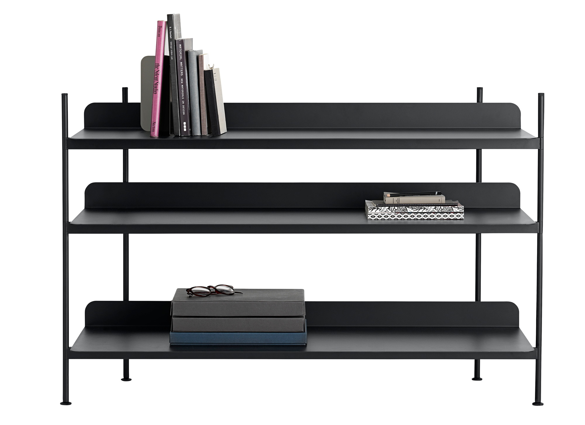 Schwarzes Muuto Compile Regalsystem mit drei Ebenen, ideal für Bücher und Dekoration.