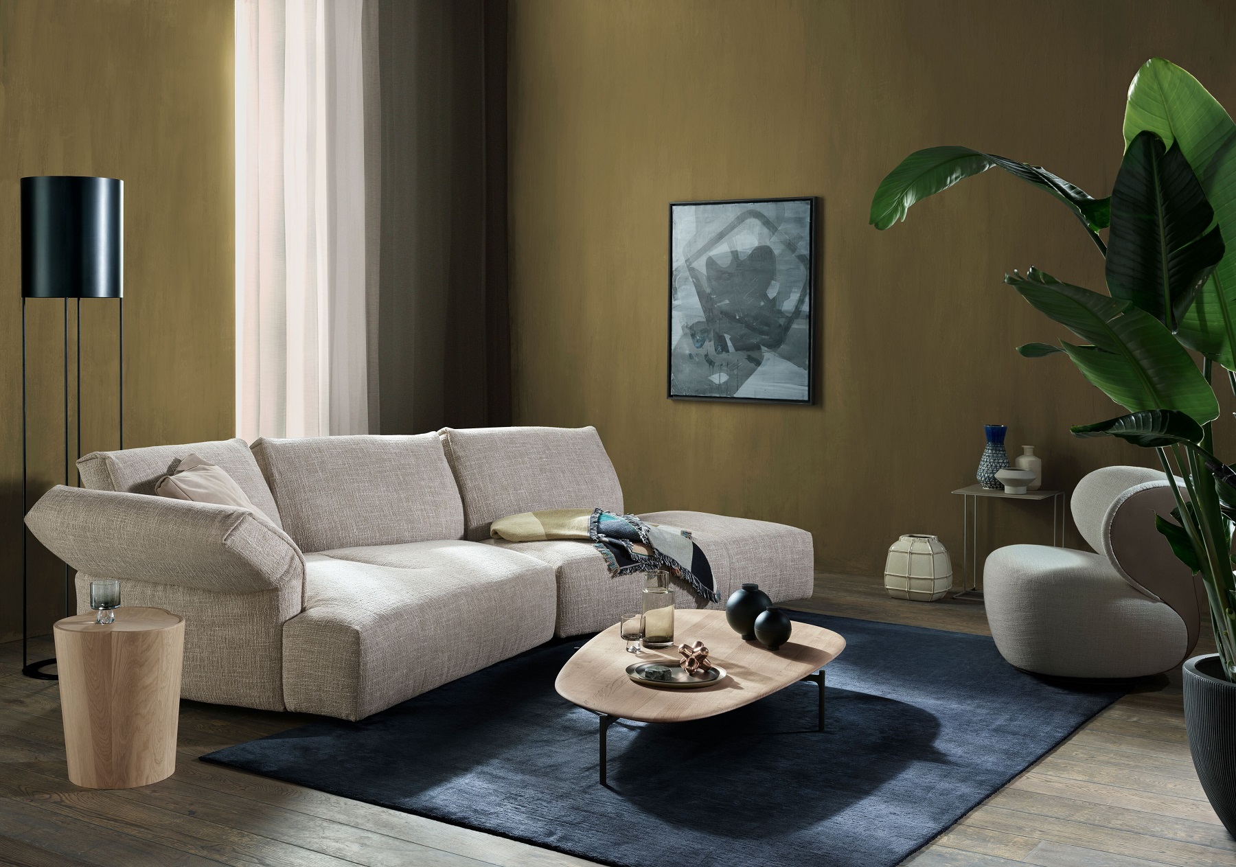 Molamisa vrijstaande tweezitsbank van Walter Knoll