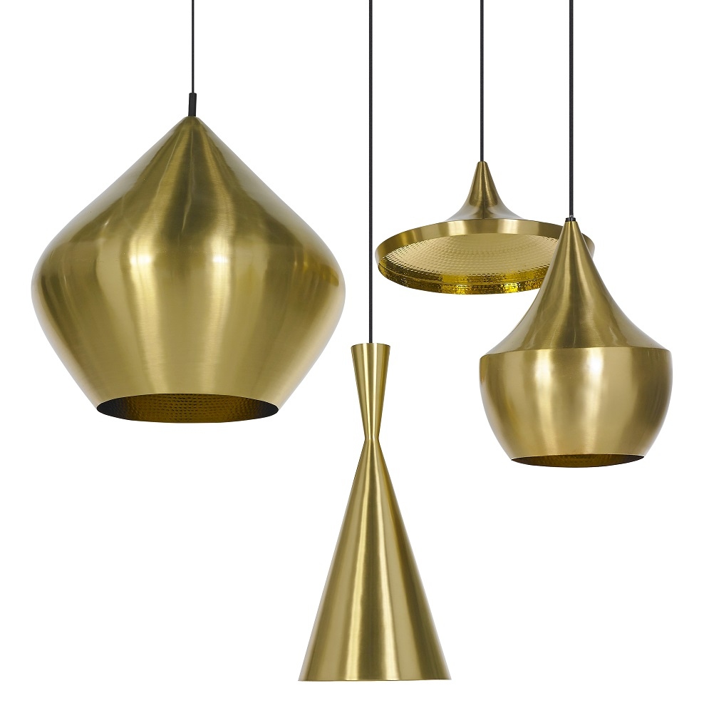 Mehrere goldene Beat Pendelleuchten von Tom Dixon in verschiedenen Formen und Größen.