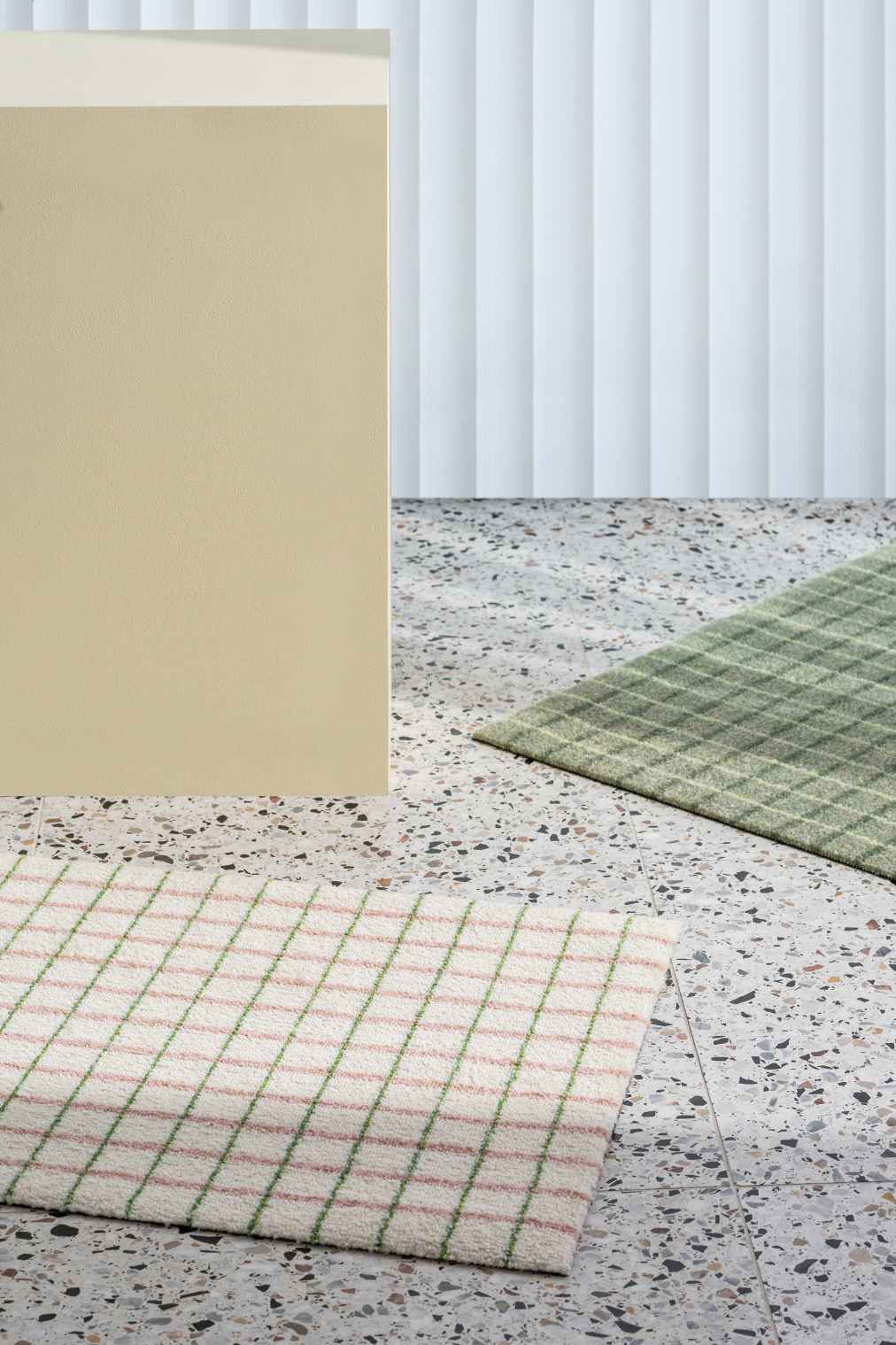 Grid Indoor Fußmatte Lime Candycane: Detailaufnahme der Fußmatte mit grünem und rosa Karomuster.