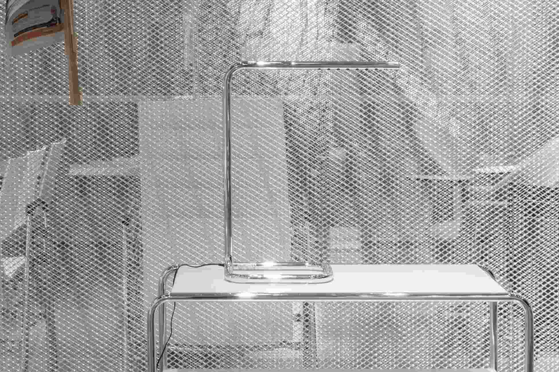 Lum 50 tafellamp Thonet - verchroomd