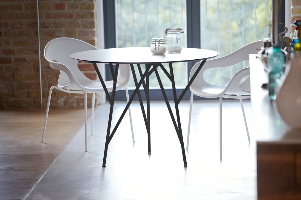 Astwerk Outdoor-eettafel van Jan Kurtz