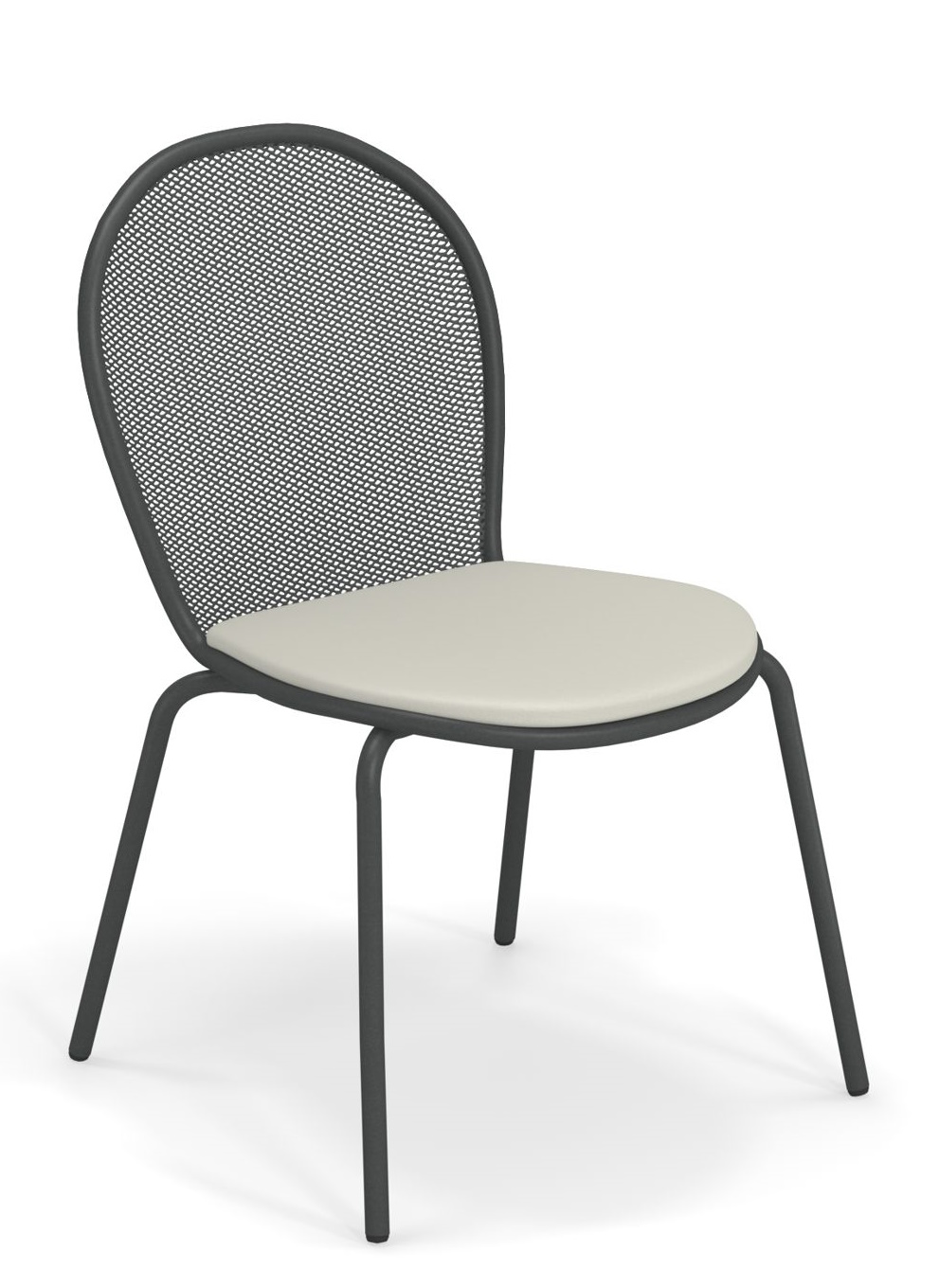 Ronda Stuhl von Emu für den Außenbereich, anthrazitfarbenes Gestell mit Sitzfläche in Creme und Netzrücken.
