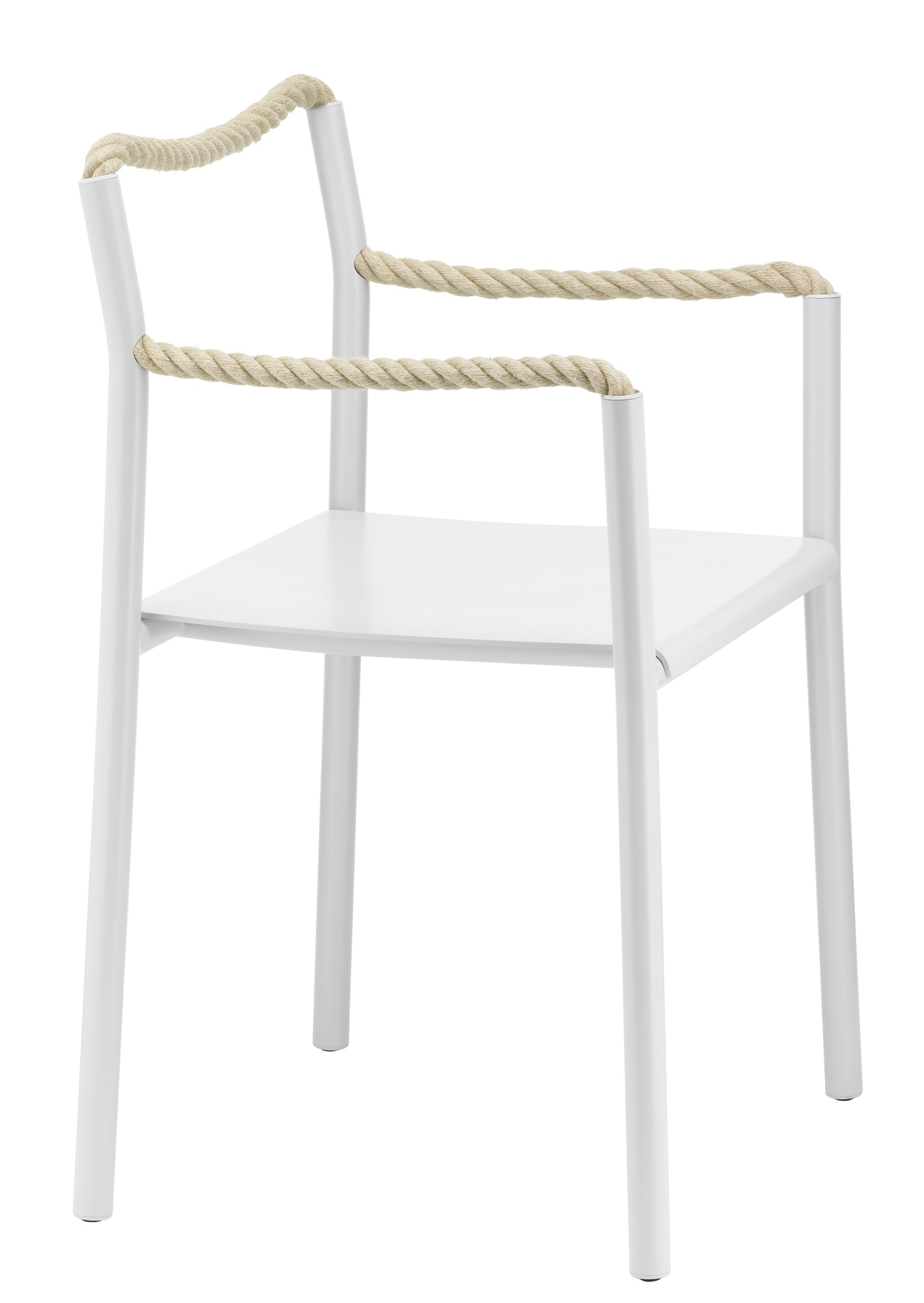 Weißer Artek Rope Chair Stuhl mit Seil-Details an Rückenlehne und Armlehnen, modernes Möbeldesign.