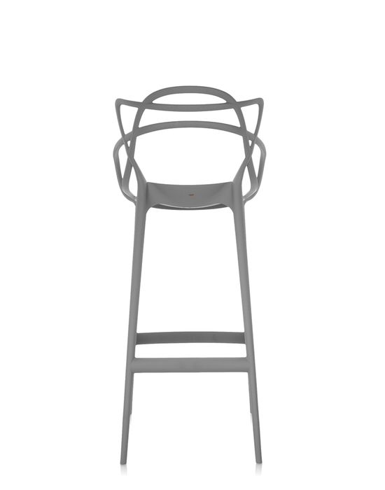 Grauer Masters Barhocker von Kartell, Design-Sitzmöbel für Küche und Bar, moderne Stuhl-Ansicht von vorne.