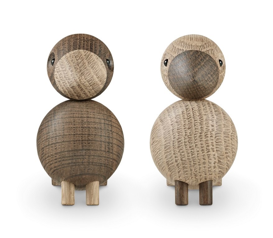 Kay Bojesen Lovebirds: Zwei unzertrennliche Holzfiguren, helles und dunkles Holz, dekorative Vogelfiguren für Paare.