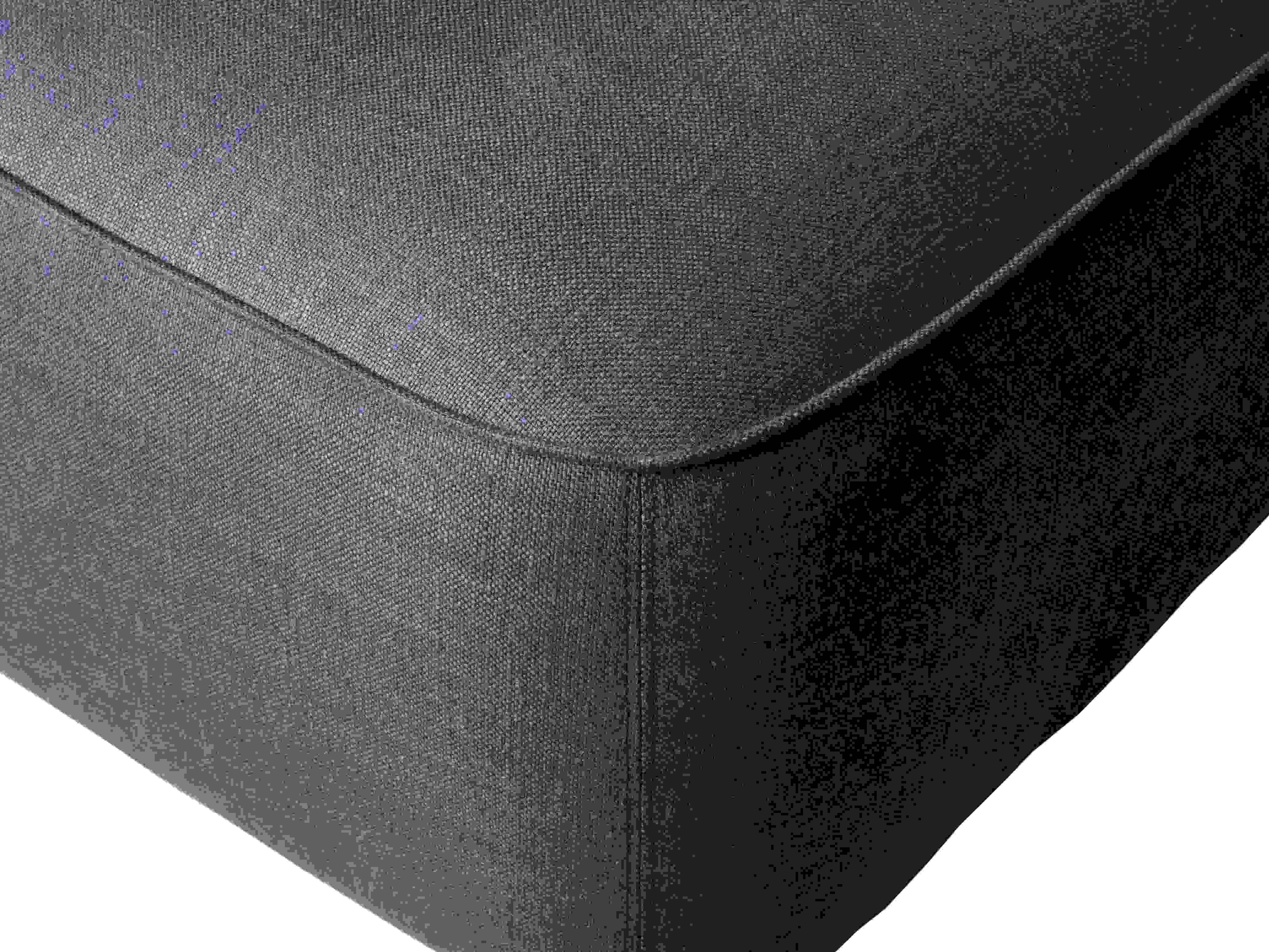 Detailaufnahme des Fritz Hansen Alphabet Sofas, grauer Stoffbezug, moderne Wohnzimmermöbel.