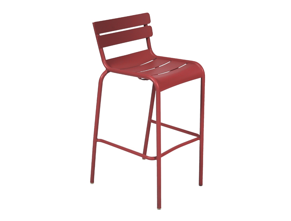Roter Luxembourg Barhocker von Fermob für den Außenbereich, modernes Design mit Lattenmuster, pulverbeschichteter Stahl.