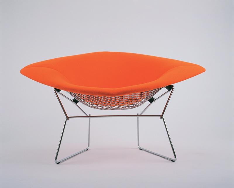 Oranger Diamond Sessel von Knoll International mit verchromtem Drahtgestell für modernes Wohnen.