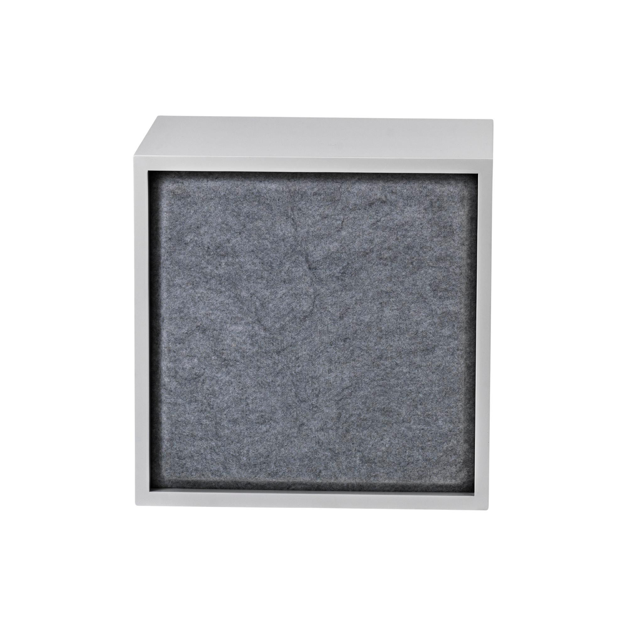 Akustikpaneel für Stacked Regalsystem in Schwarz melange, zur Schallabsorption und Raumgestaltung.