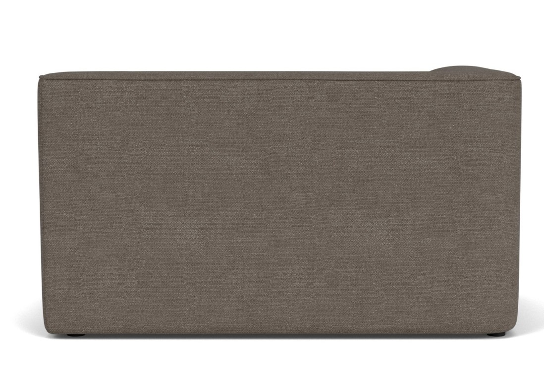Detailansicht des Eave Modular Sofas von Audo Copenhagen, Eckmodul in braunem Stoffbezug.