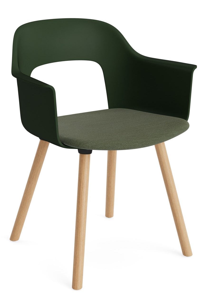 Layout Armchair 223 von Hay, grüner Armlehnstuhl mit Stoffbezug und hellen Holzbeinen, modernes Möbeldesign.