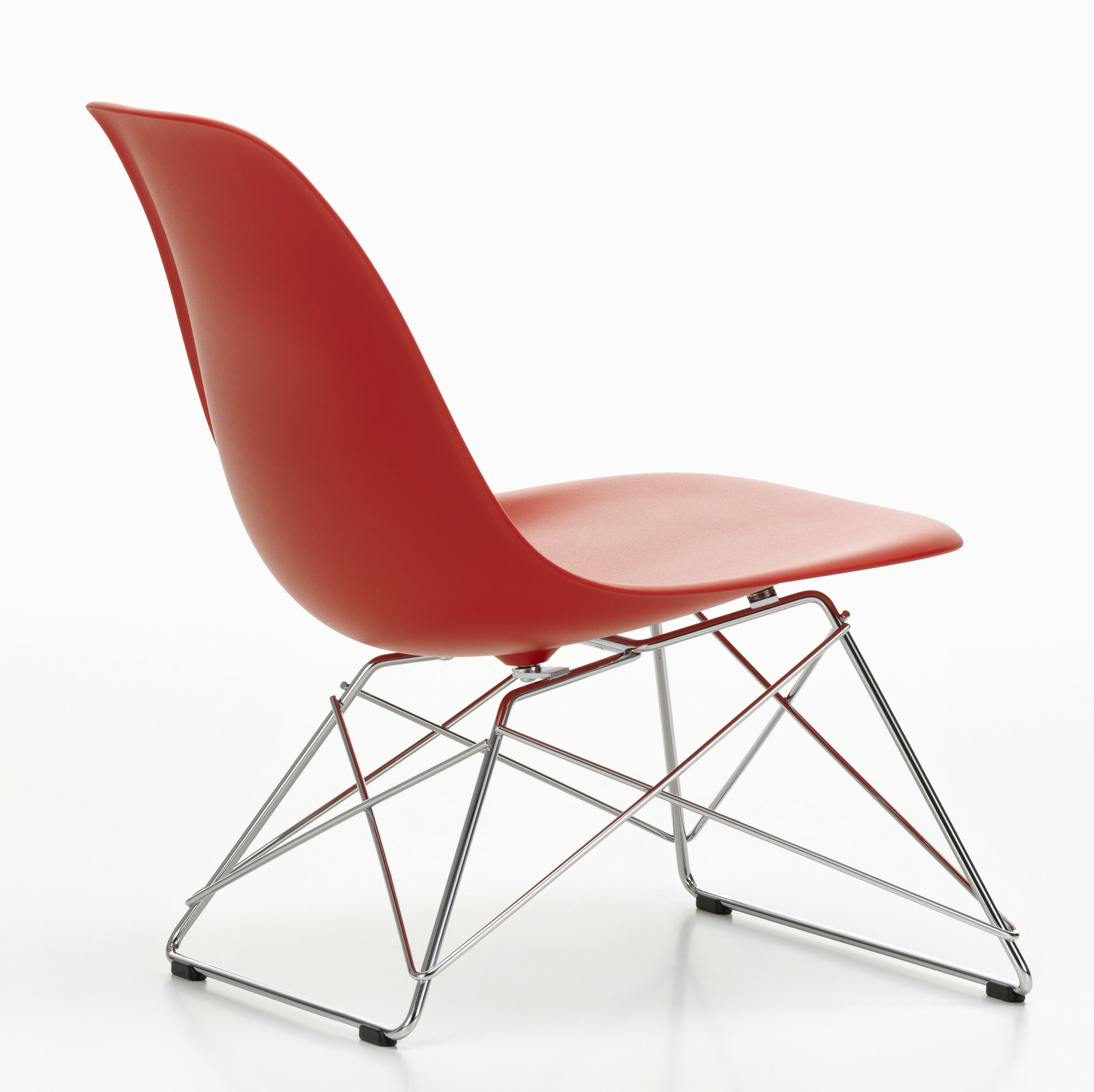 Roter Eames Plastic Side Chair LSR Stuhl von Vitra mit verchromtem Drahtgestell, Seitenansicht.