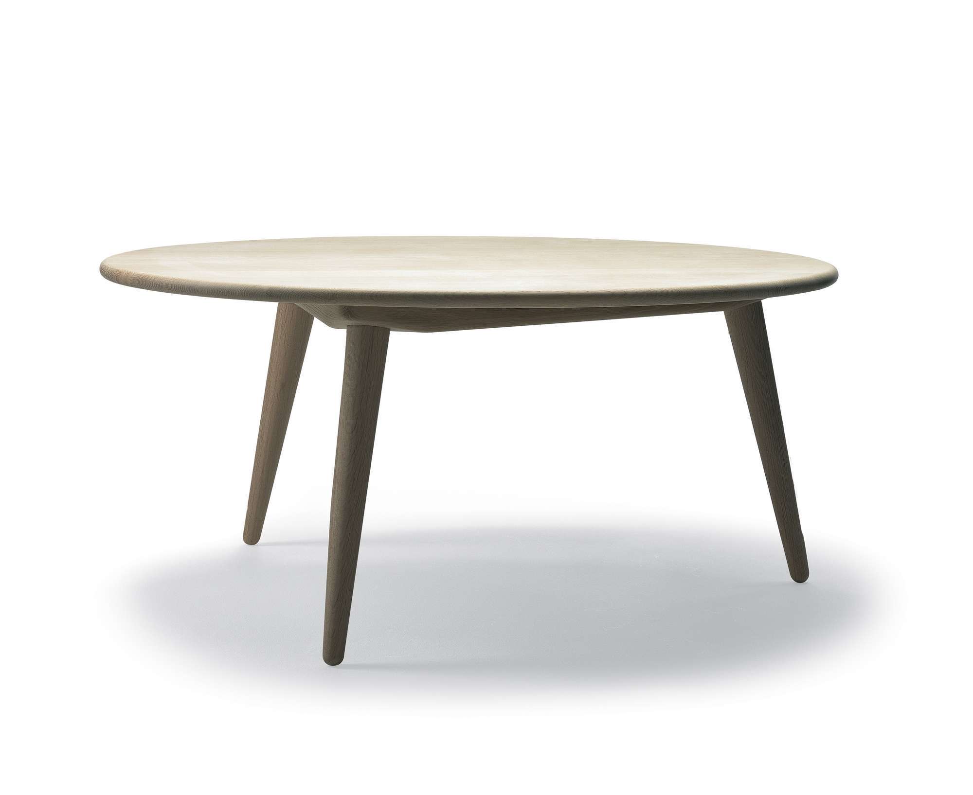 Runder CH008 Couchtisch aus geölter Eiche von Carl Hansen & Søn, ein elegantes Einzelstück.