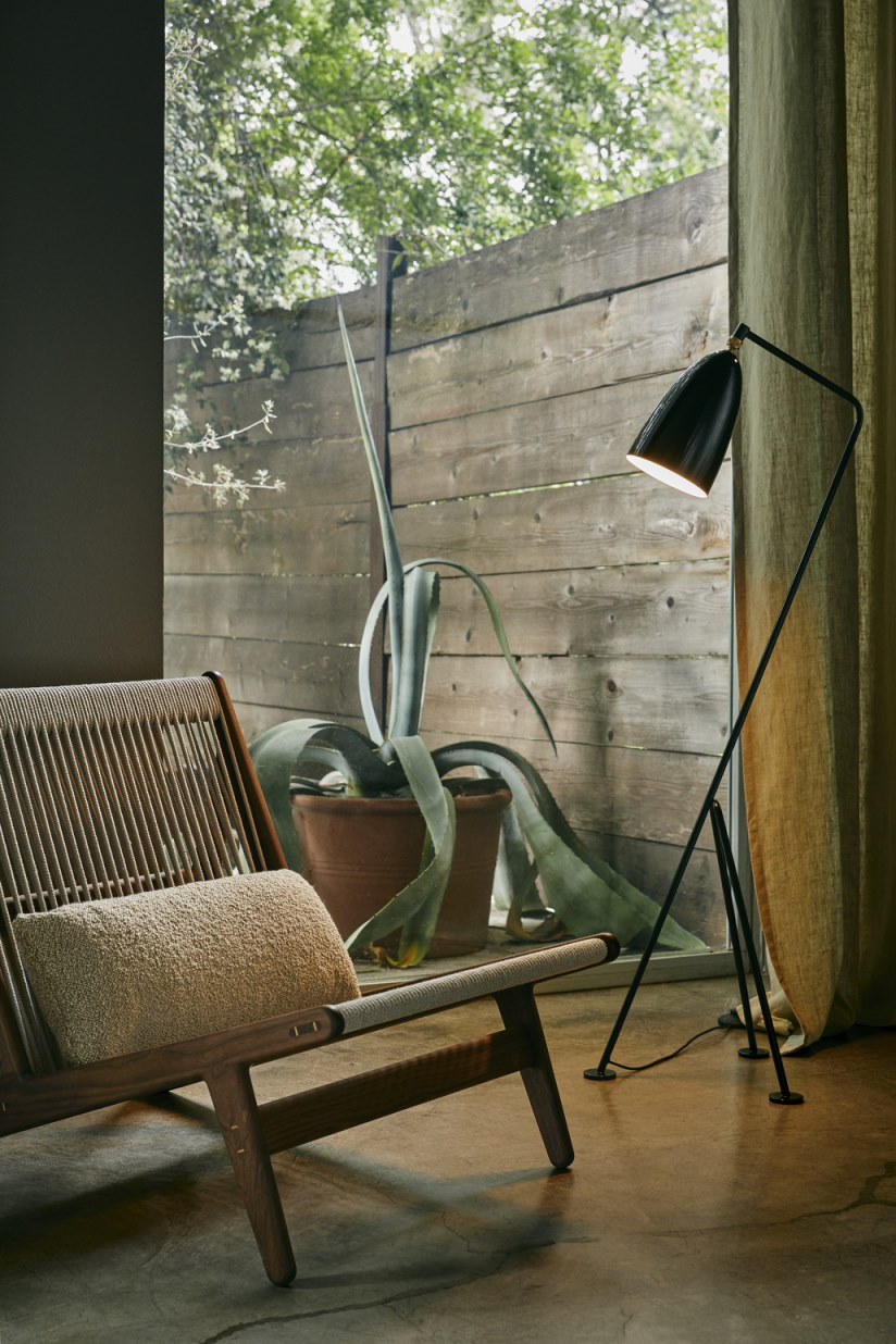 Gräshoppa / Grashoppa staande lamp Gubi