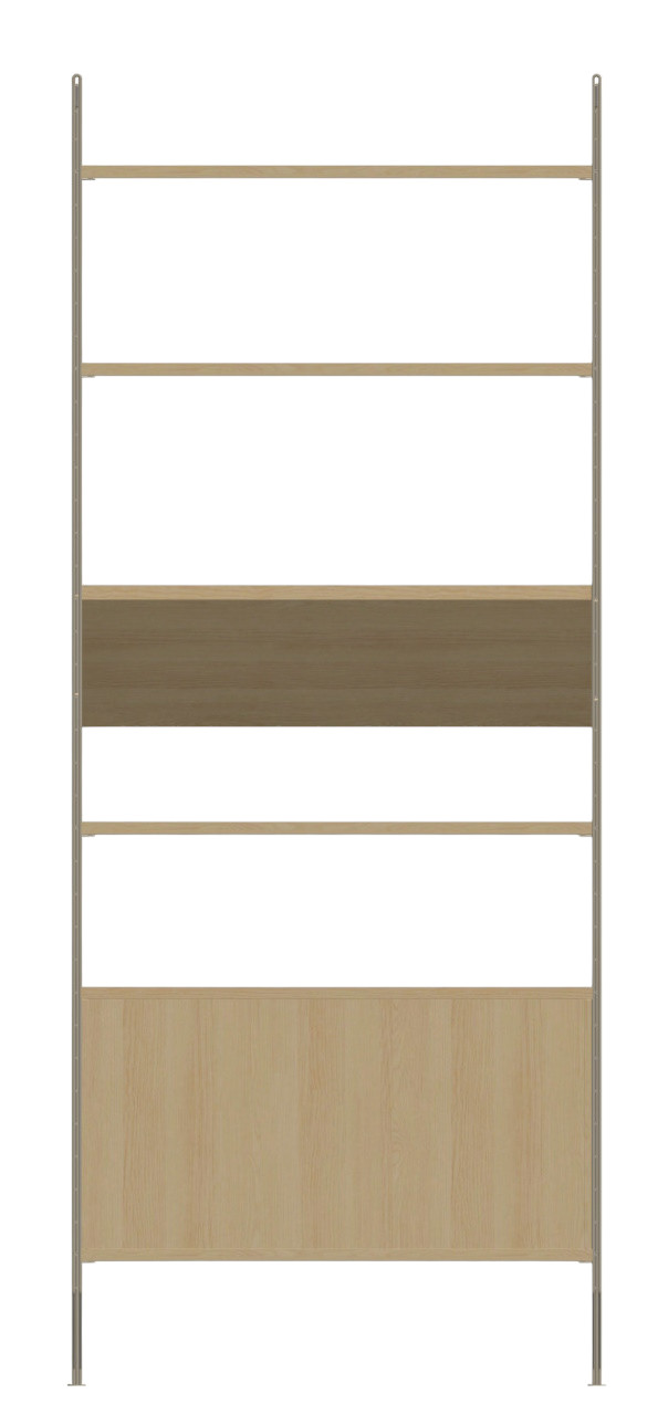 Wohnzimmer KONFIGURATIONEN L4 String Furniture Regalsystem mit hellen Holzregalböden und Seitenteilen aus Metall.
