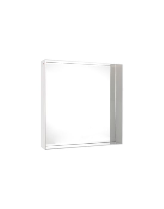 Quadratischer, minimalistischer Spiegel "Only Me" von Kartell mit weißem Rahmen, modernes Design für Badezimmer und Wohnraum.