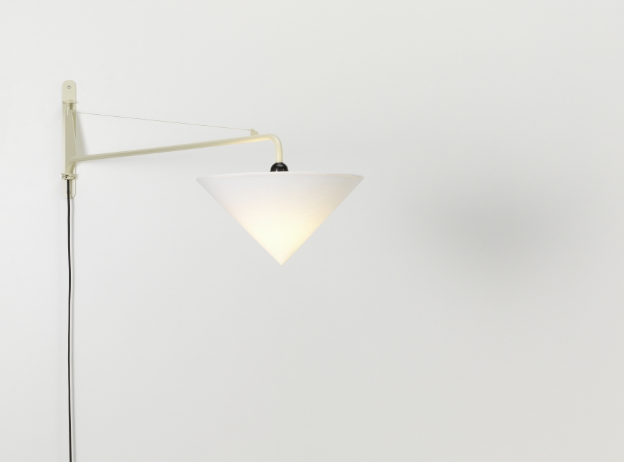 Vitra Potence Wandleuchte mit Abat-Jour Conique Lampenschirm, Designklassiker für Wohnzimmer und Schlafzimmer.