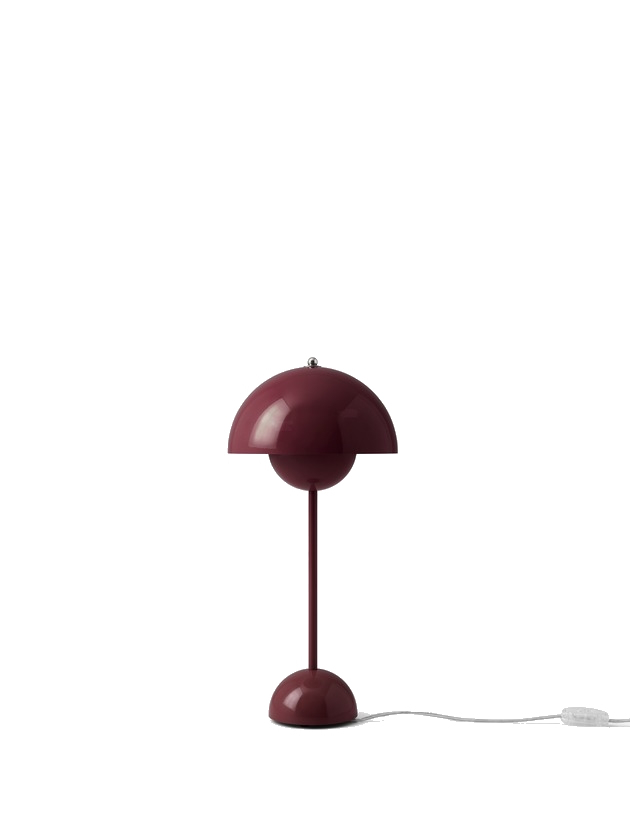 Nahaufnahme der Flowerpot VP3 Tischleuchte von AndTradition in dunklem Rot, modernes Design für Wohnzimmer und Schlafzimmer.