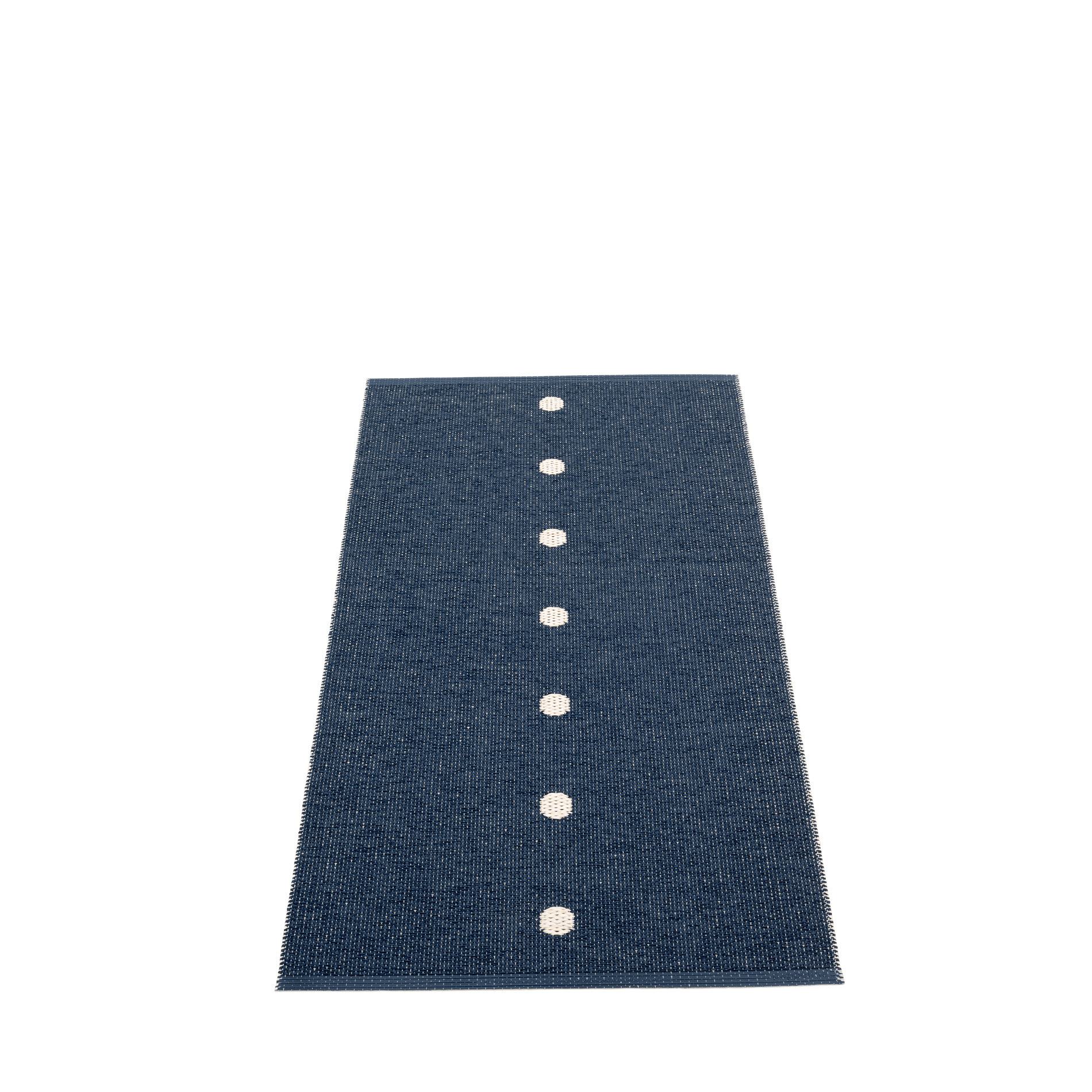 Blauer Pappelina Kunststoffteppich Peg 70x140 cm mit weißen Punkten, ideal für drinnen und draußen.