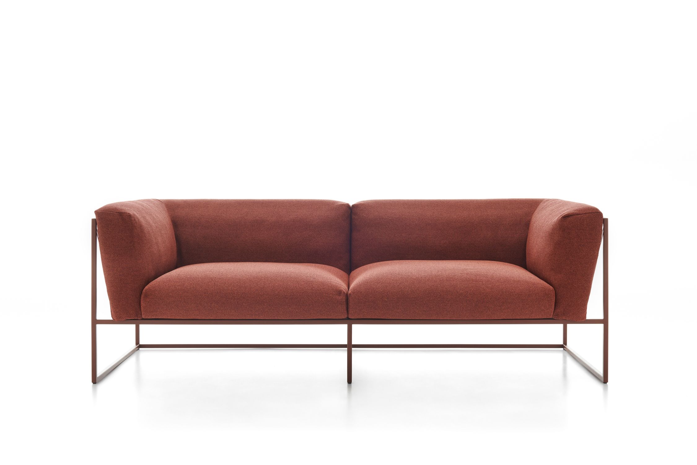 Arpa Sofa von MDF Italia, 3-Sitzer Outdoor Sofa in Terrakotta mit Metallgestell.