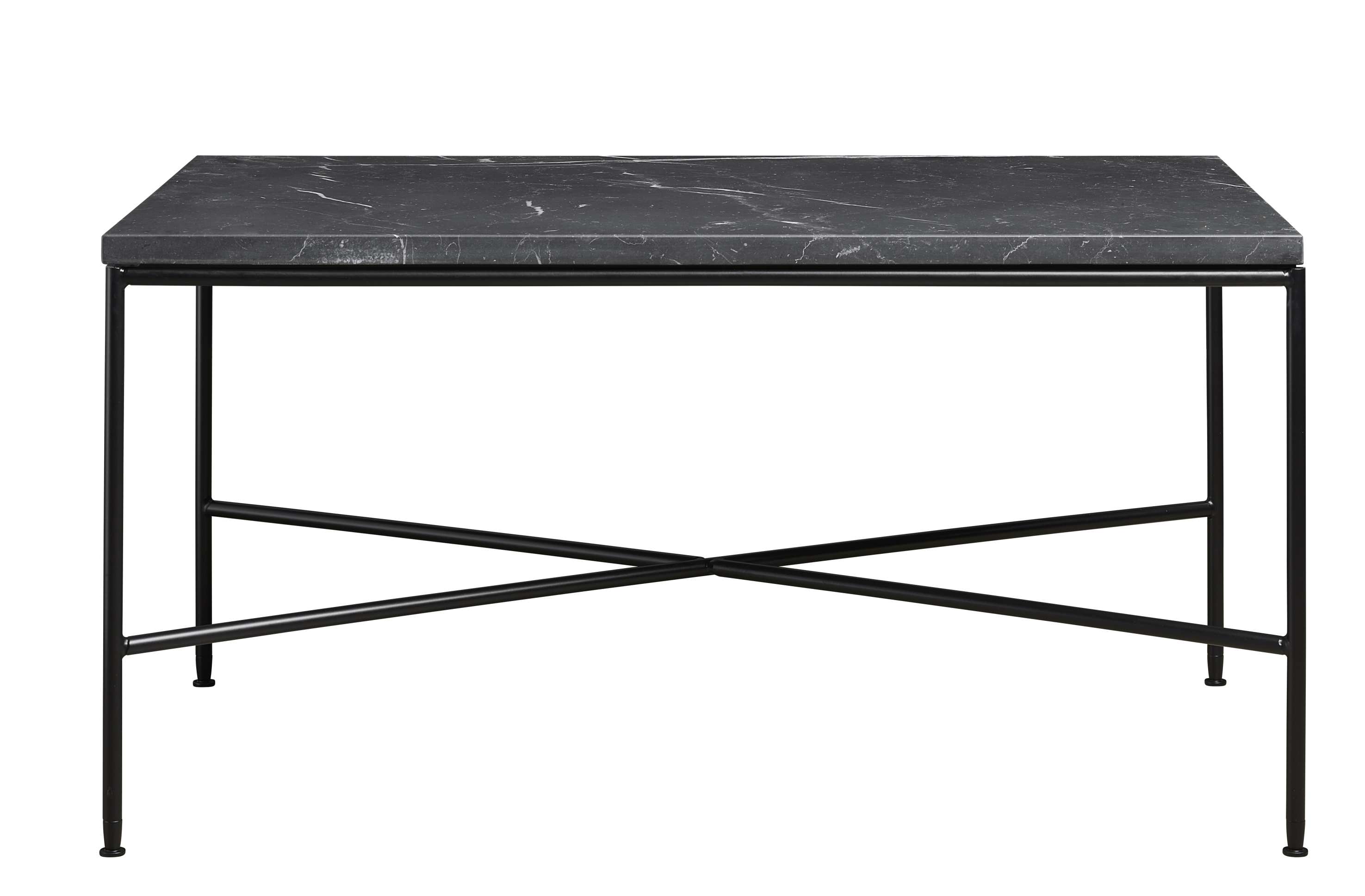 Planner Couchtisch von Fritz Hansen mit schwarzer Marmorplatte und filigranem, schwarzem Metallgestell.