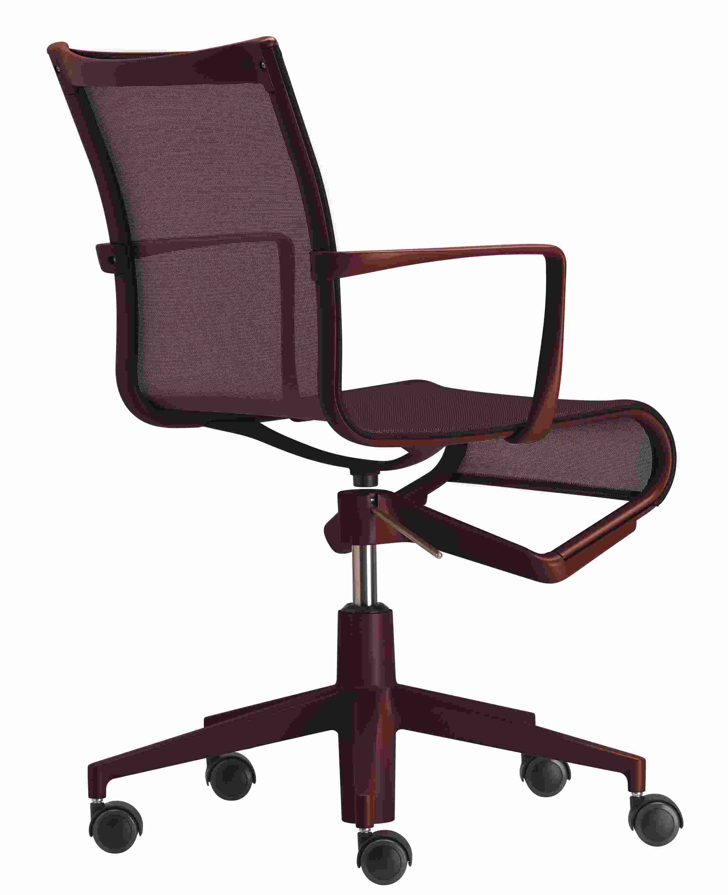 Rollingframe Bürodrehstuhl Alias mit Armlehnen, braunem Netzbezug und Rollen für das Büro.