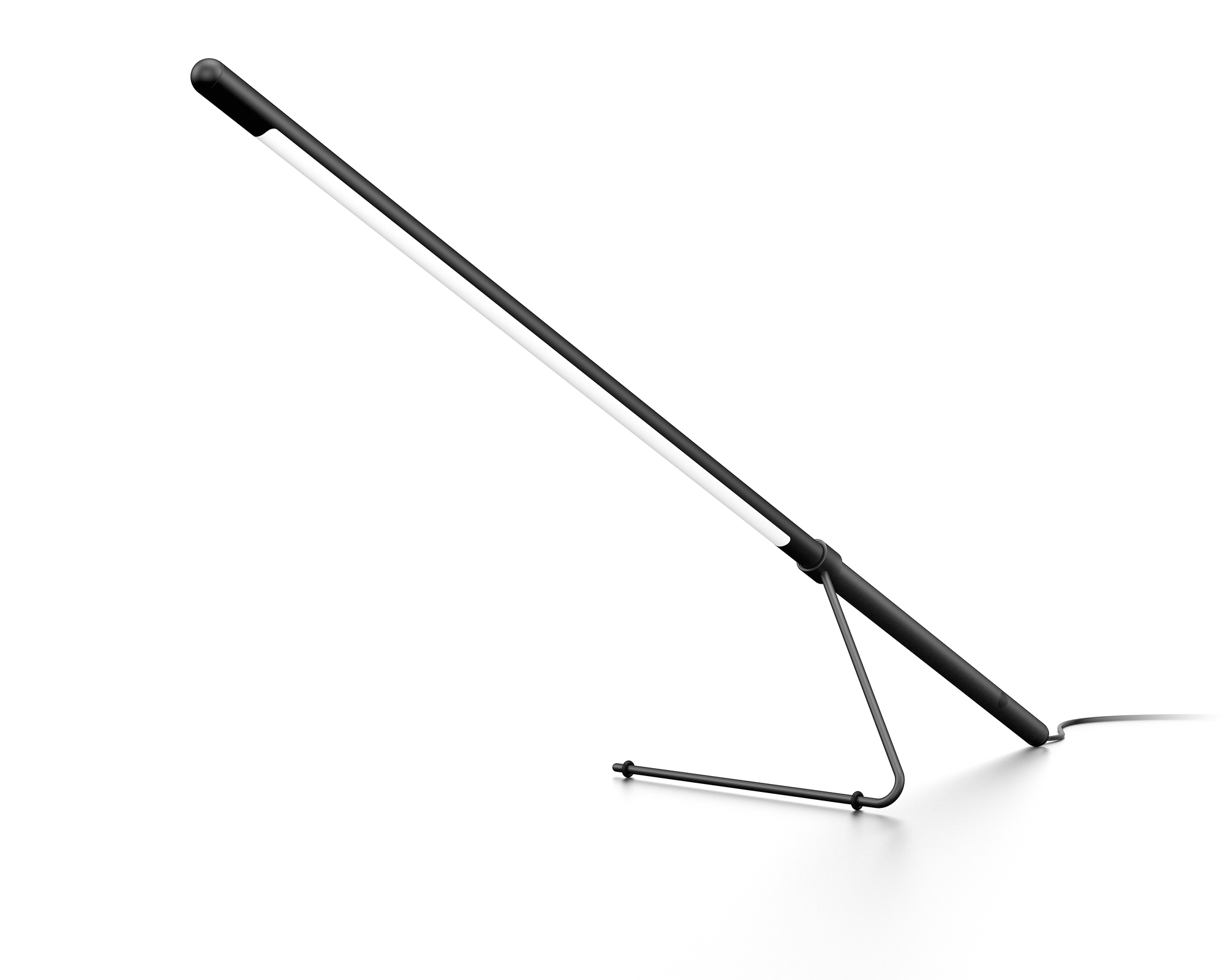 Schwarze Belux Tubo LED Tischleuchte mit Chrom-Gestell, modernes Design für Schreibtisch und Nachttisch.