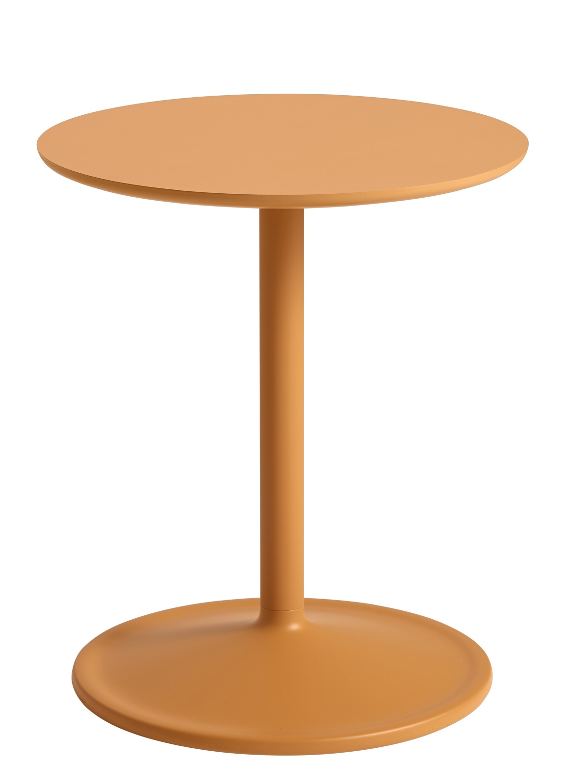 Muuto Soft Side Table in Senfgelb: Moderner Beistelltisch mit runder Tischplatte und Fuß für Wohnzimmer.