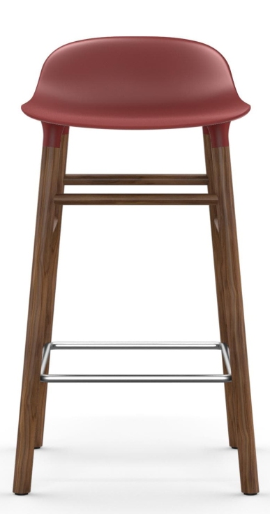 Normann Copenhagen Form Barhocker H 65 cm aus Holz mit bordeauxroter Sitzfläche, Frontansicht.