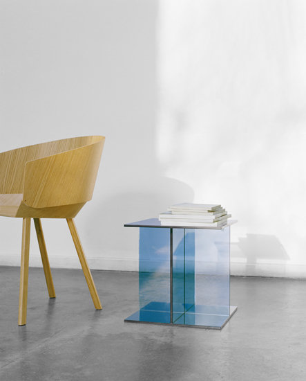 CT08 Bijzettafel van Philipp Mainzer, donkerblauw, e15