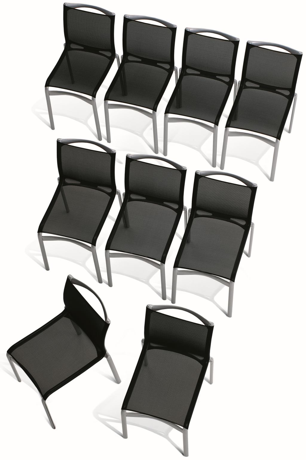 Highframe Stühle: Neun schwarze Gartenstühle mit Aluminiumrahmen, ideal für Terrasse und Balkon.