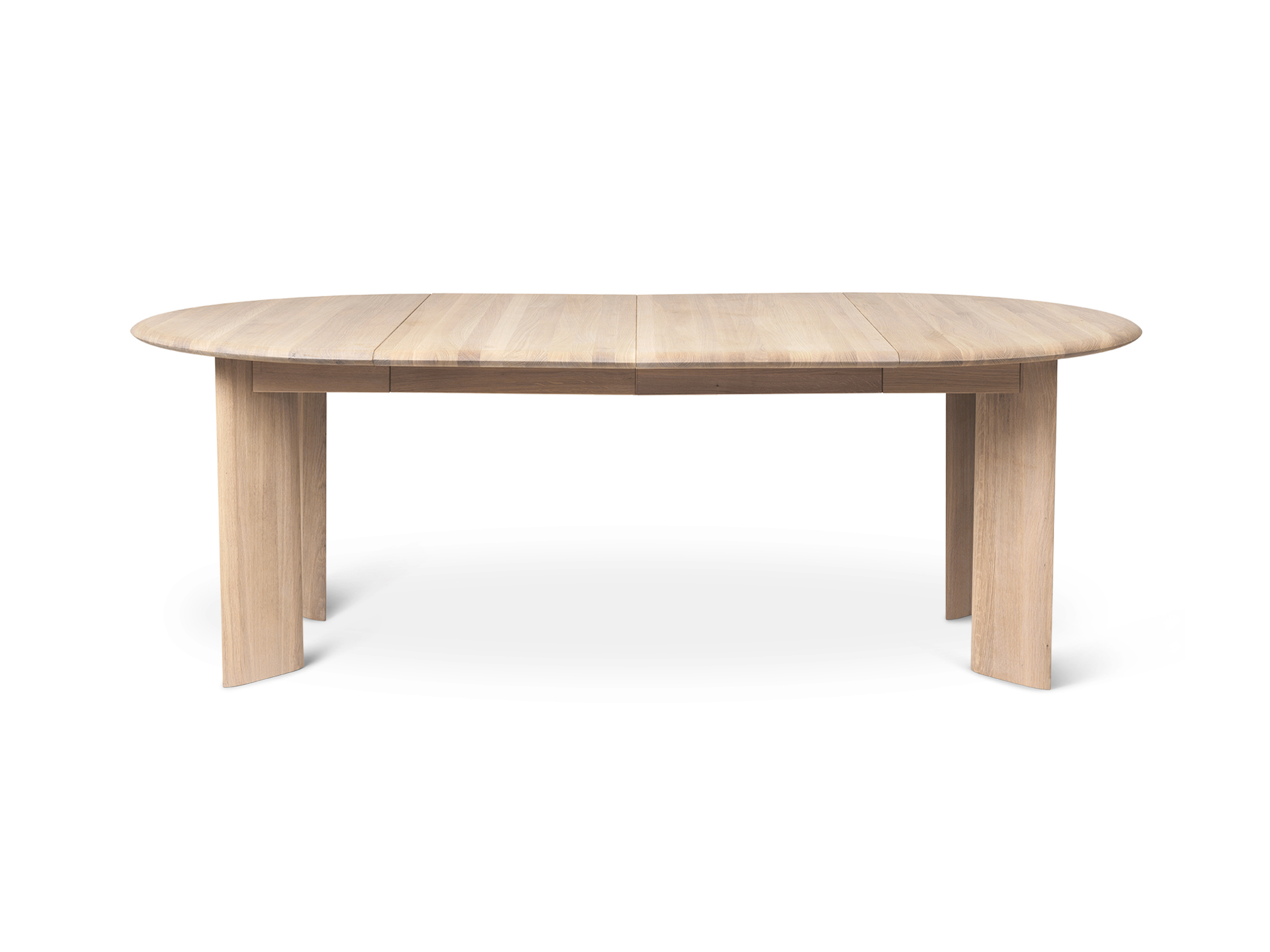 Bevel Table Ausziehtisch von Ferm Living aus geölter Eiche, oval, für Esszimmer.