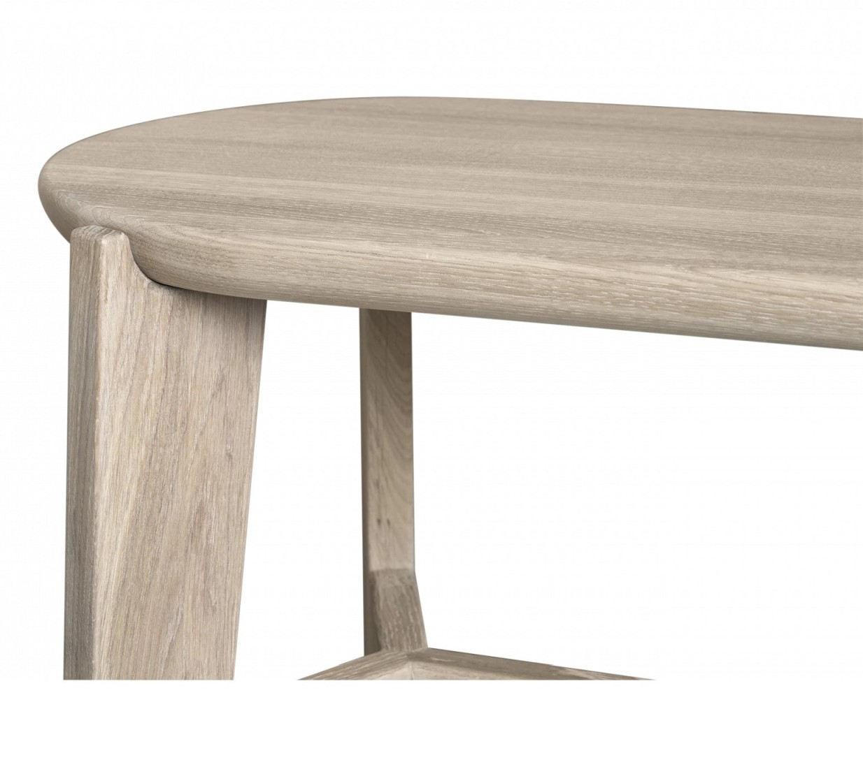 Detailaufnahme des Blomus Eli Hockers aus hellem Holz, ideal als Sitzhocker.