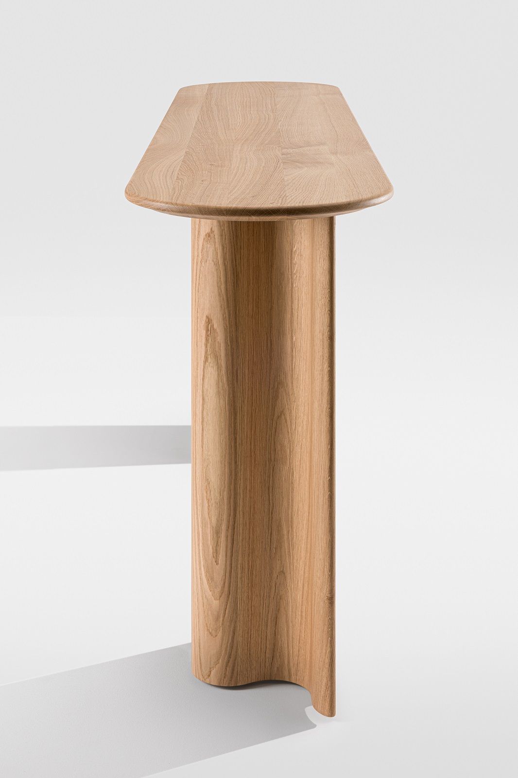 Curtain Console Tisch aus Eiche, moderner Konsoltisch für Flur oder Wohnzimmer.