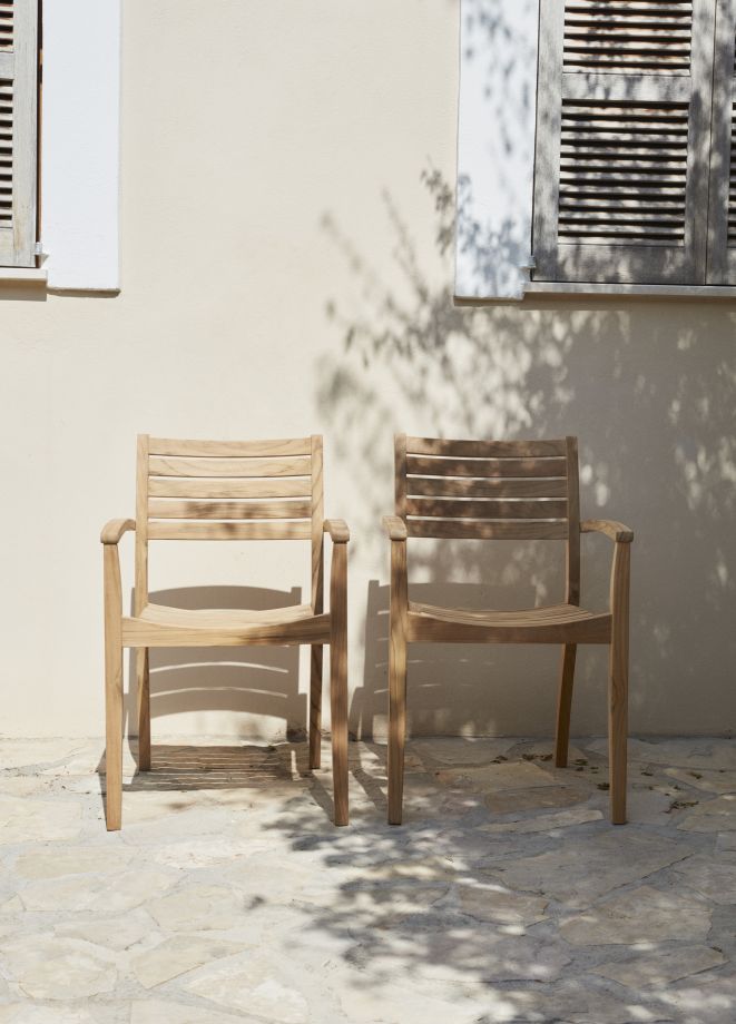 Zwei Ballare Chair Stühle von Skagerak by Fritz Hansen aus Teakholz für den Außenbereich.