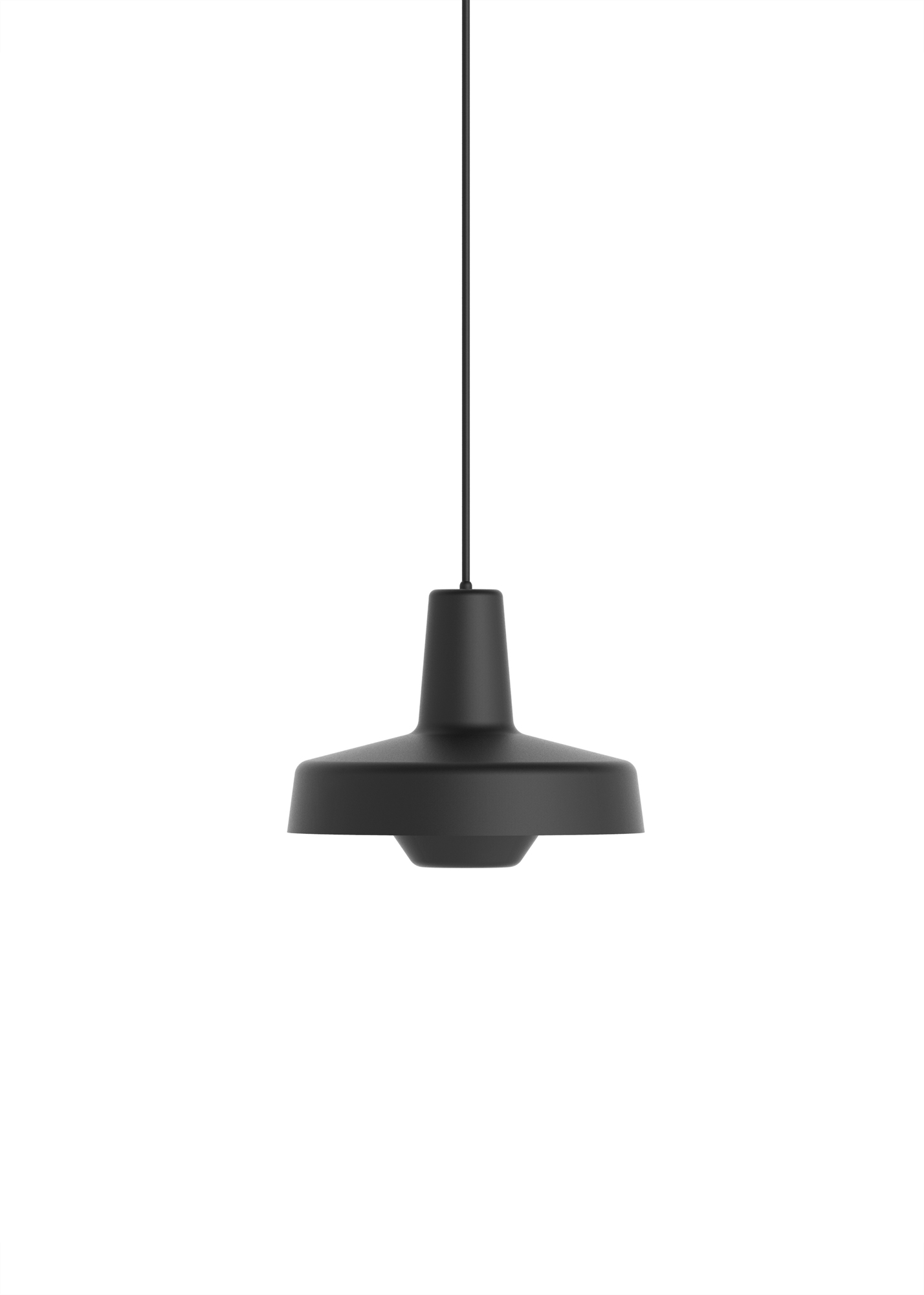 Schwarze Arigato Pendelleuchte von Grupa, moderne Hängelampe für Wohnzimmer und Esszimmer.