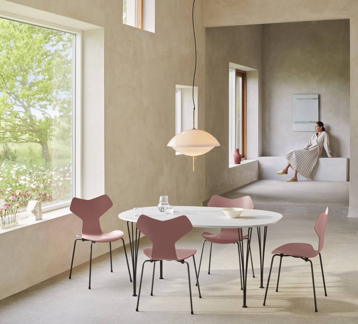 Tafelserie Super Elliptisch van Fritz Hansen