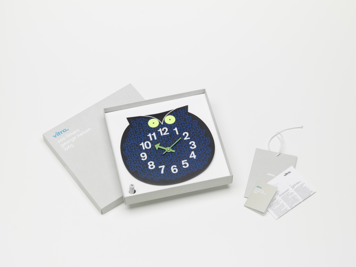 Vitra Omar the Owl Wanduhr in Originalverpackung, eine dekorative Eulen-Uhr für Kinderzimmer.