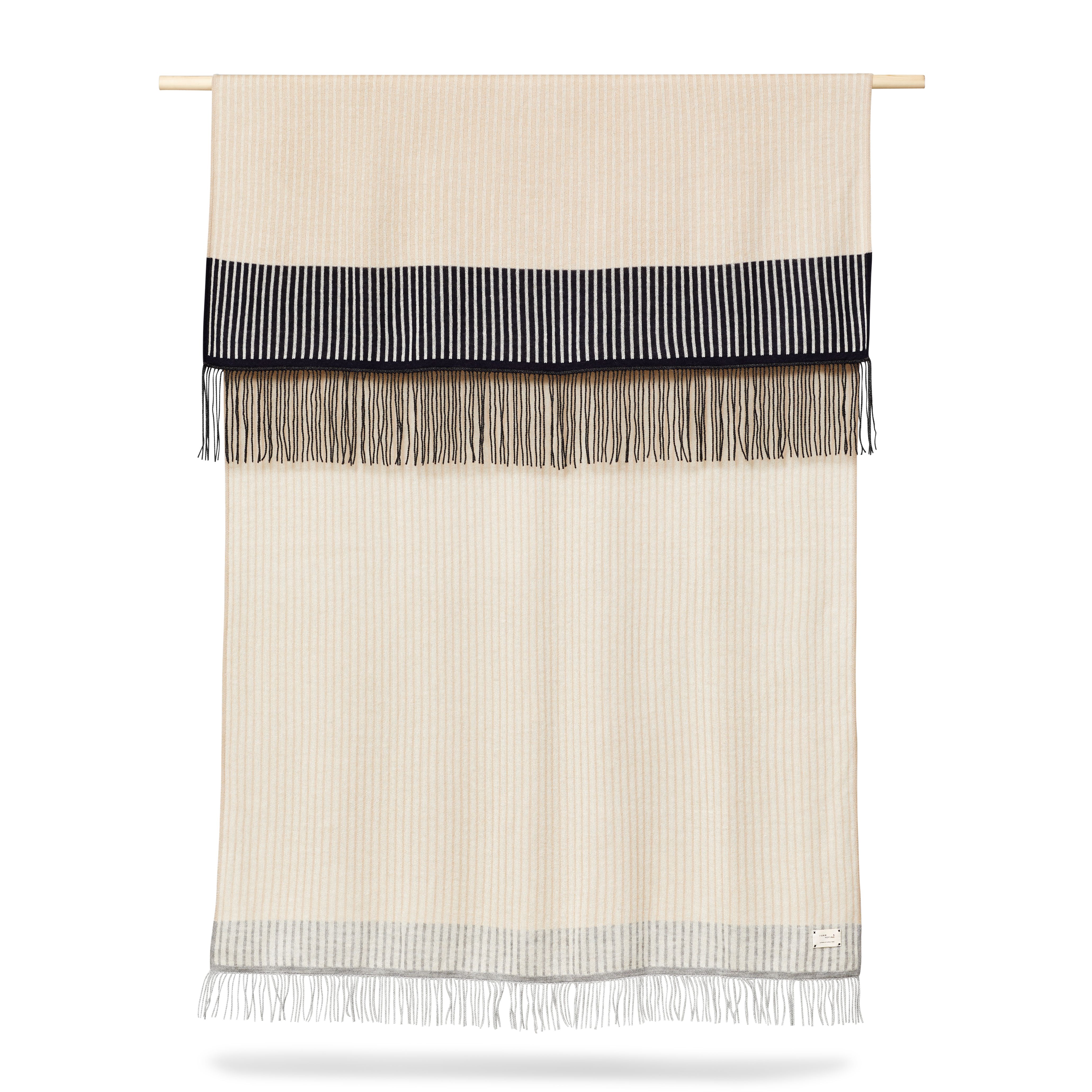 Aymara Decke mit Streifen und Fransen, beige und blau, hochwertige Wohndecke für Sofa.