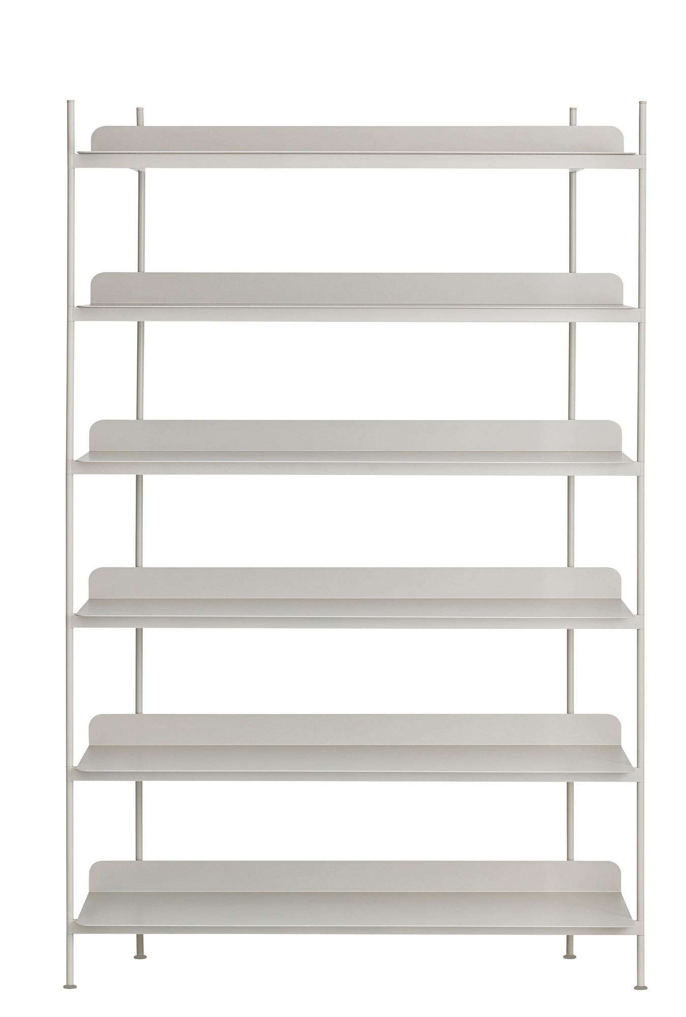Helles, modulares Compile Regalsystem von Muuto mit sechs Regalböden für Wohnzimmer oder Büro.
