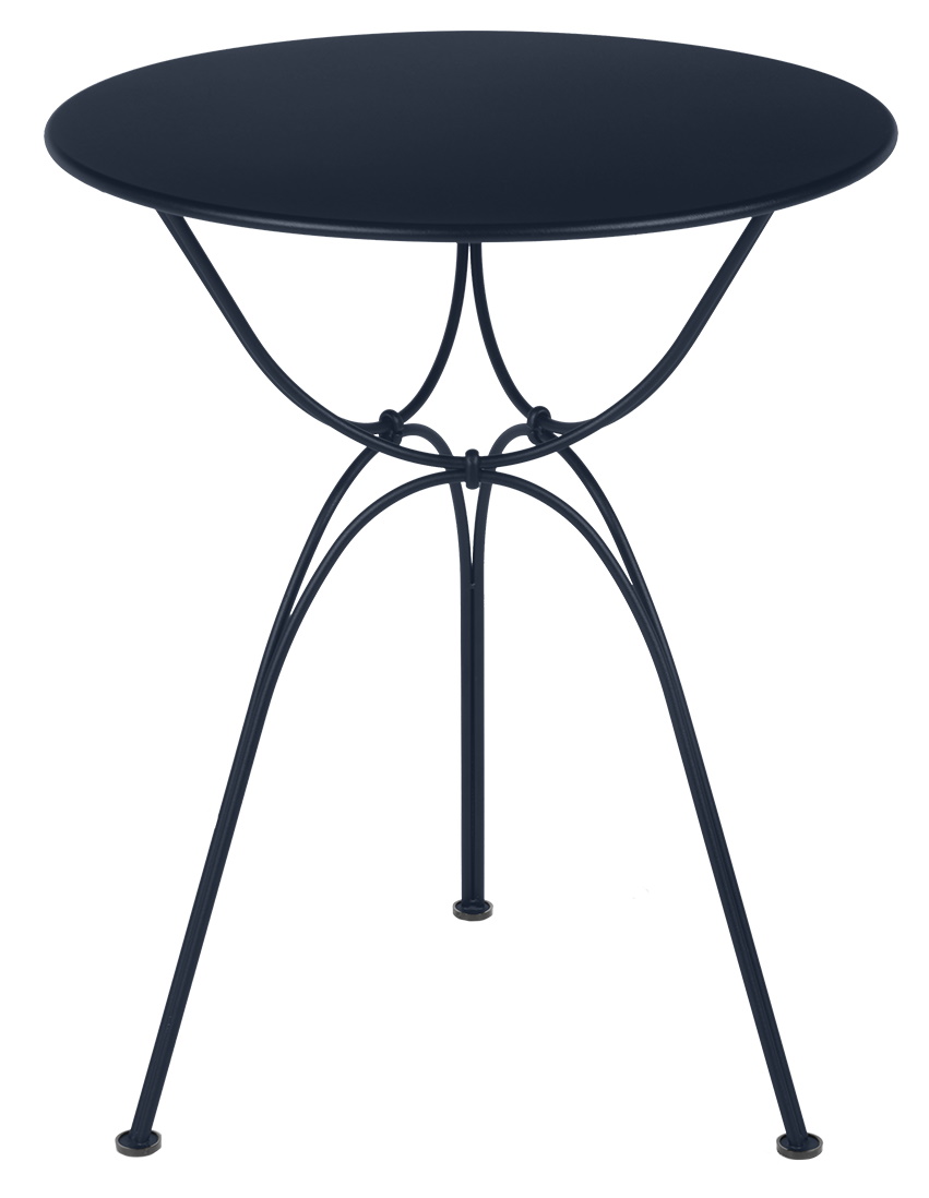 Airloop Tisch von Fermob, Ø 60 cm, blauer Outdoor-Tisch mit filigranem Metallgestell.