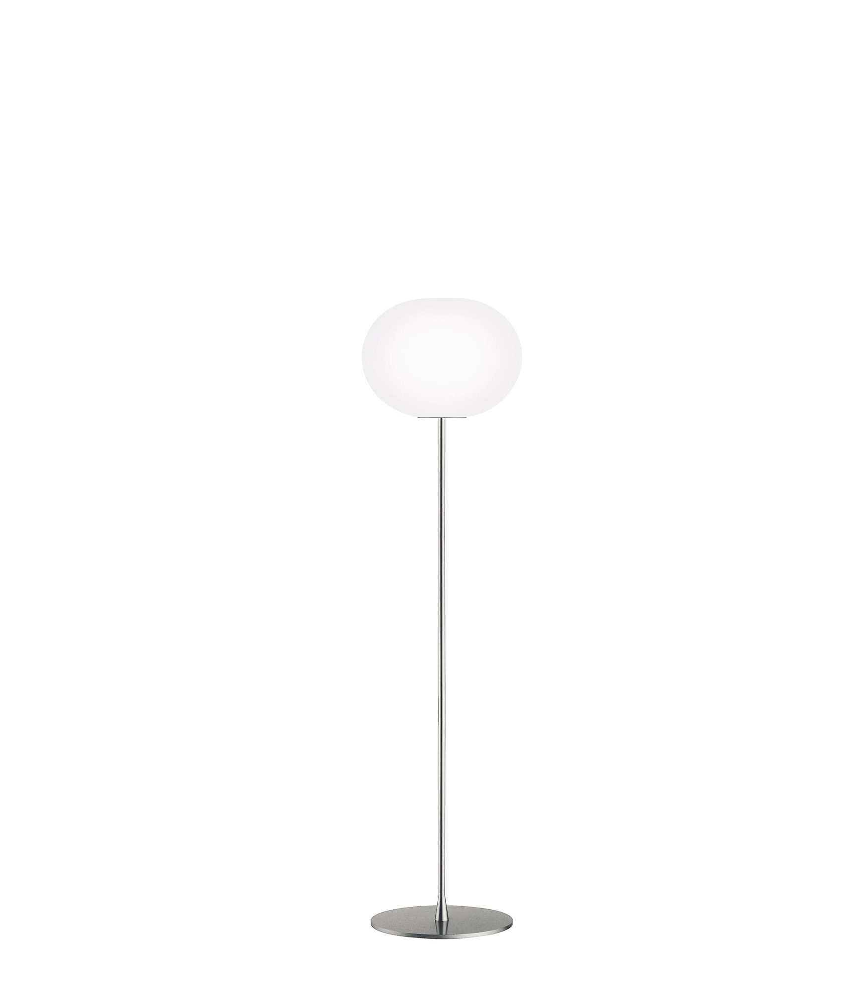 Glo Ball Stehleuchte von Flos: Moderne Bodenleuchte mit rundem, weißem Diffusor und schlankem Fuß.