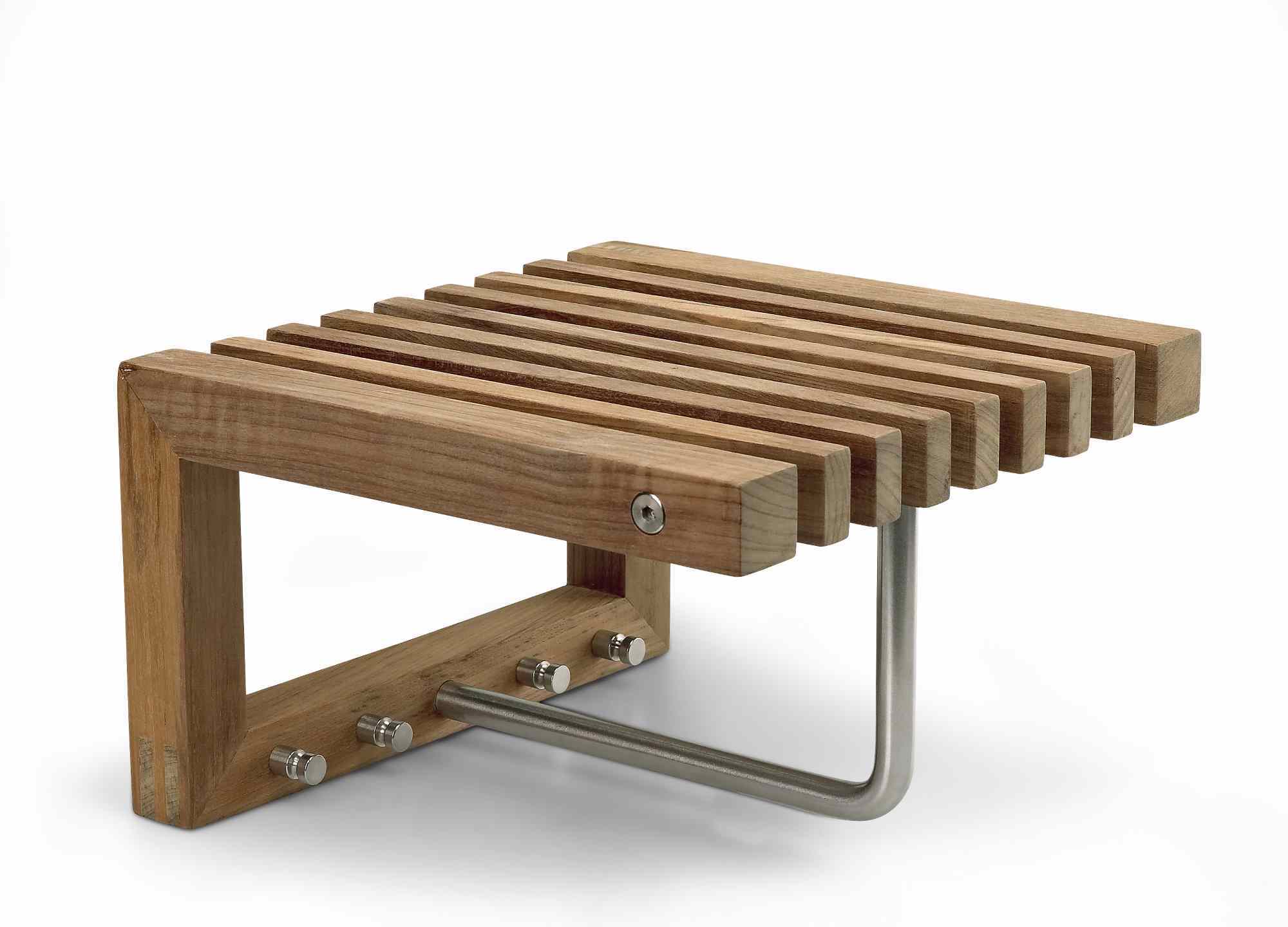 Cutter Mini Wandgarderobe aus Teakholz mit Ablage und Metallstange für Kleiderbügel.
