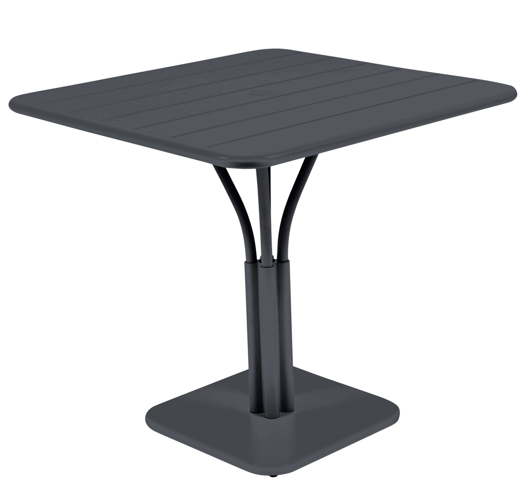 Luxembourg Tisch 80x80 cm von Fermob, quadratischer Gartentisch aus anthrazitfarbenem Metall für den Außenbereich.