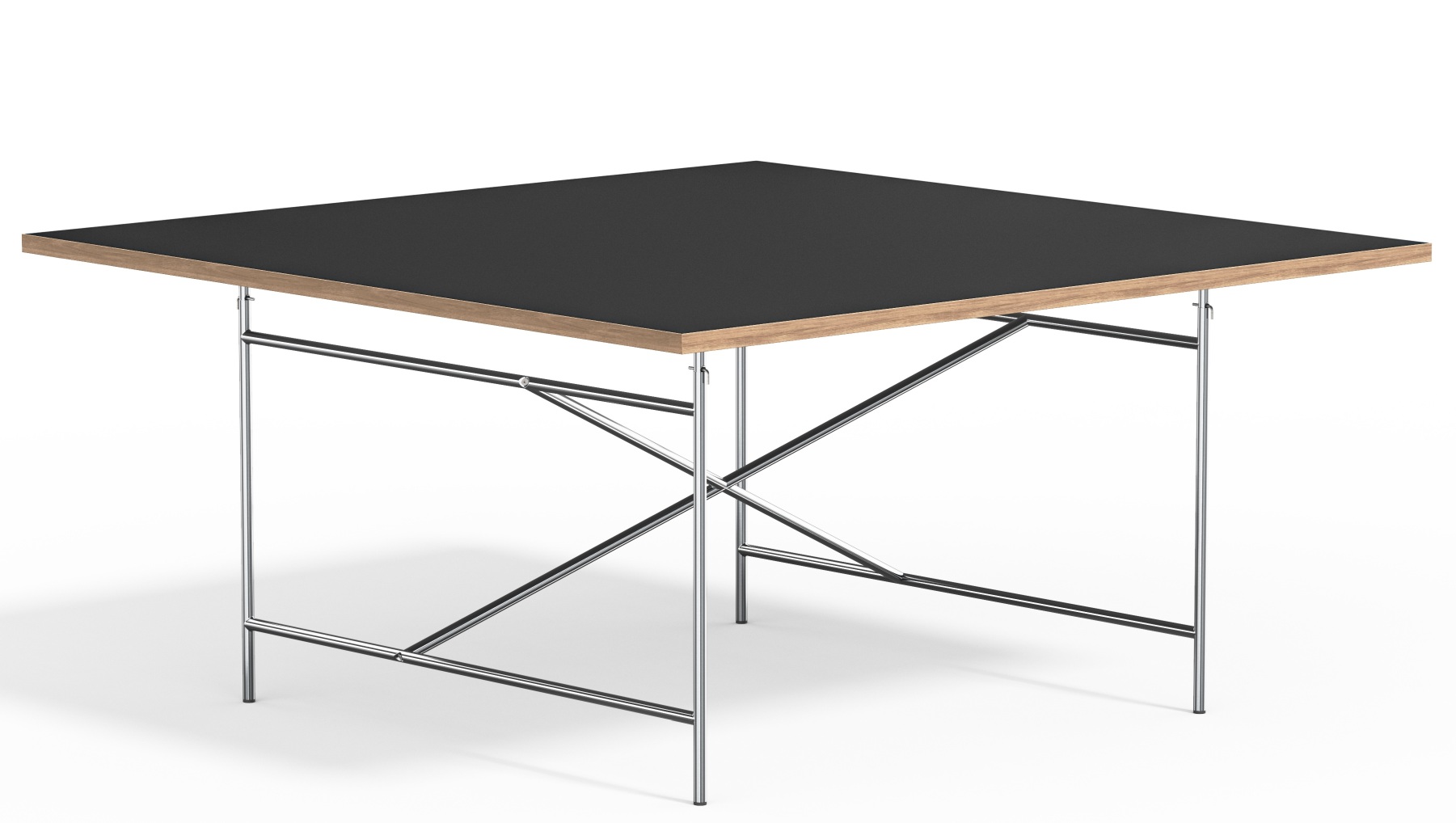 LAMPERT EIERMANN Tisch mit schwarzer Tischplatte und verchromtem Stahlgestell, ideal als Konferenztisch oder Schreibtisch.