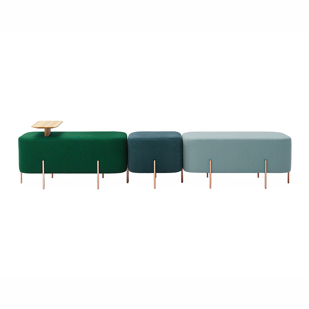 Modulare Elephant Sitzbank von Sancal in Grün-, Blau- und Türkistönen mit kupferfarbenen Beinen.