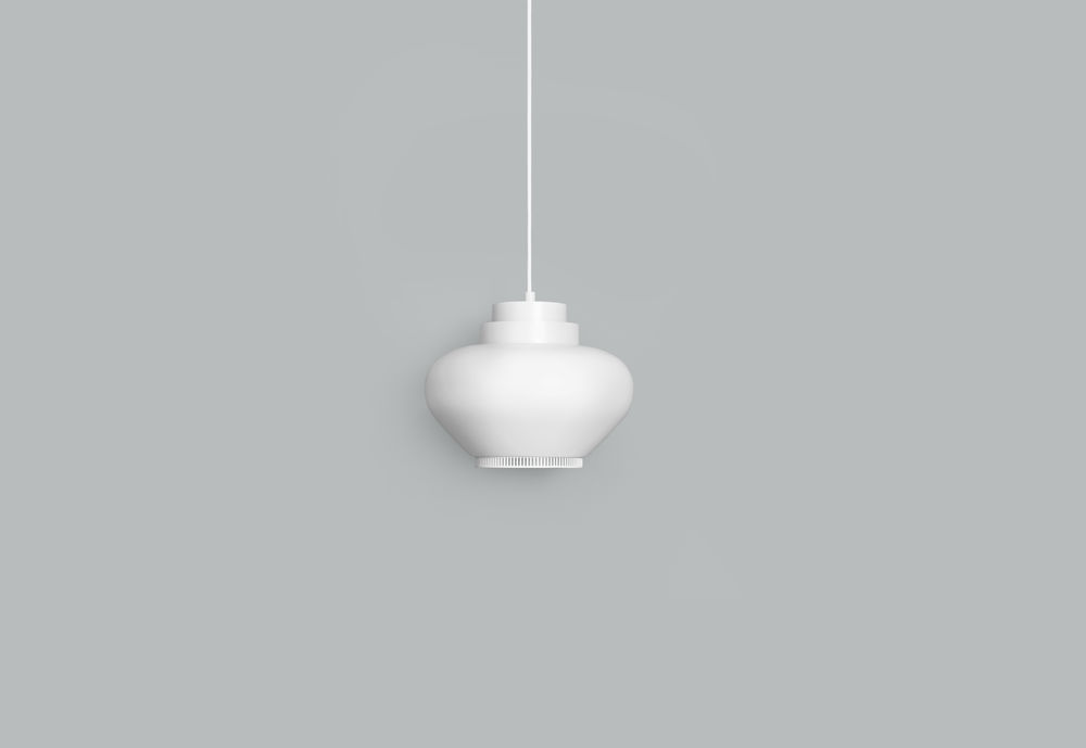 Weiße A333 Pendelleuchte Turnip von Artek, moderne Hängelampe für Wohnzimmer und Esszimmer.