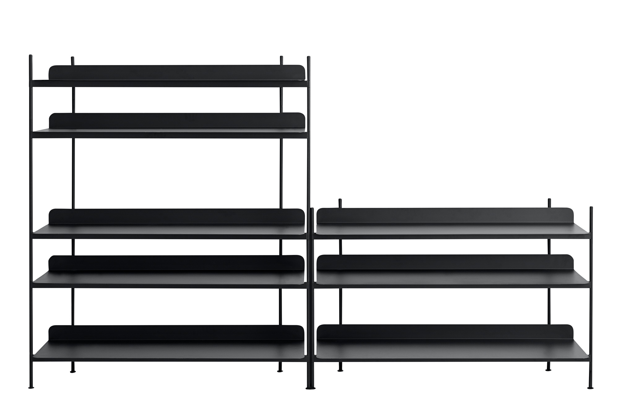 Schwarzes Compile Regalsystem von Muuto in verschiedenen Höhen, modernes modulares Bücherregal für Wohnzimmer und Büro.